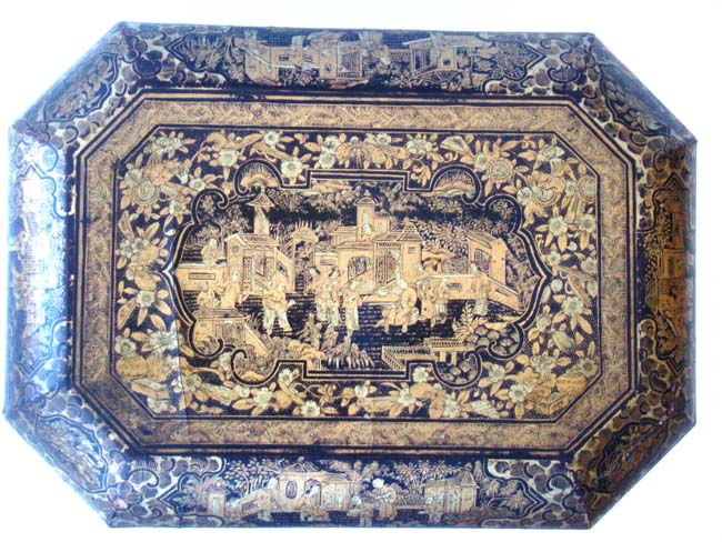 A beautiful 19th century Chinese black lacquer and gold sewing box circa 1860 — image 3